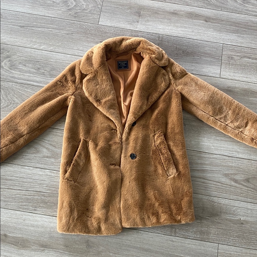 Abercrombie and Fitch| Women’s Faux Fur Coat Size XS
